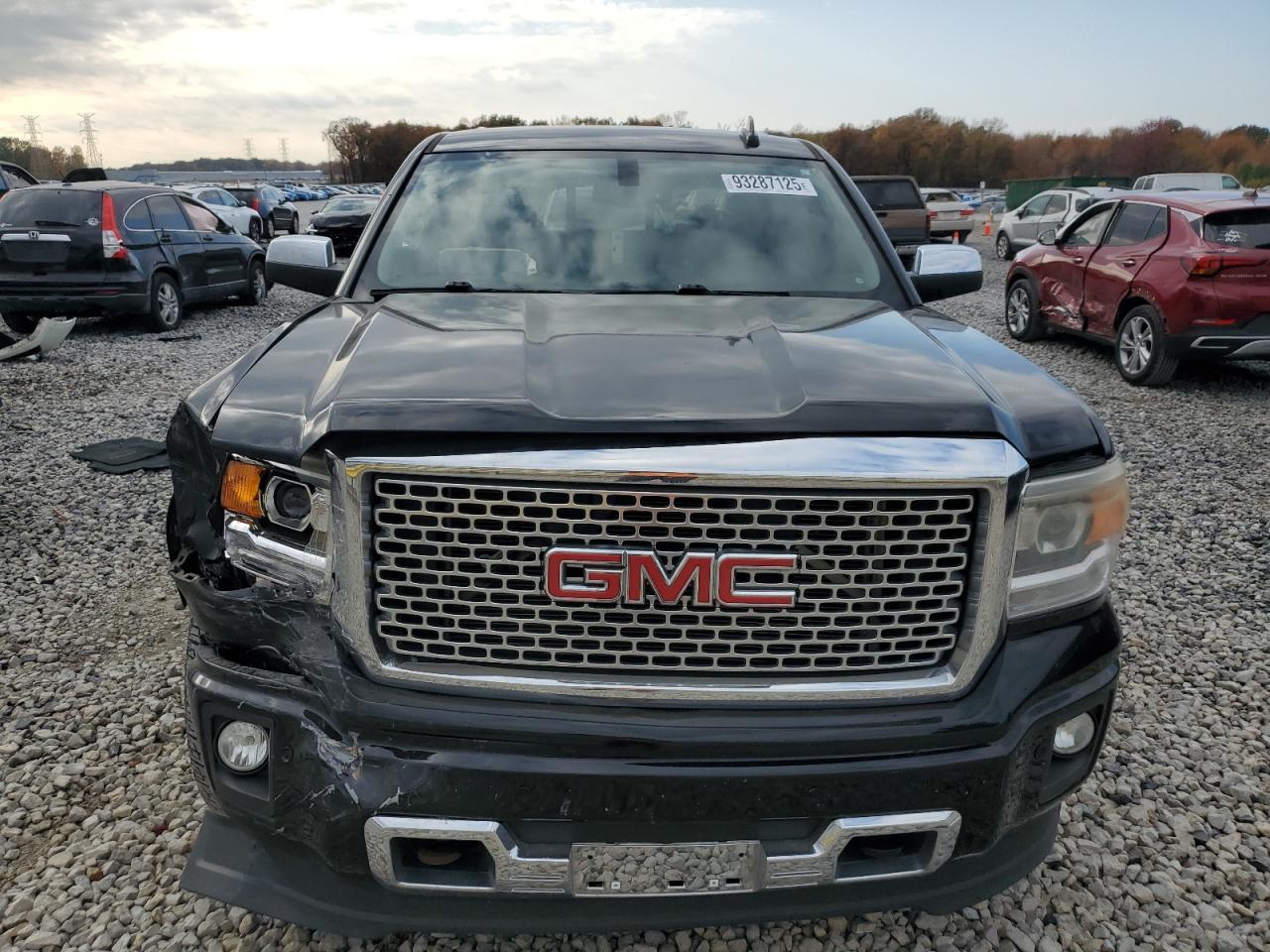 GMC Sierra C1500 Denali Image 3