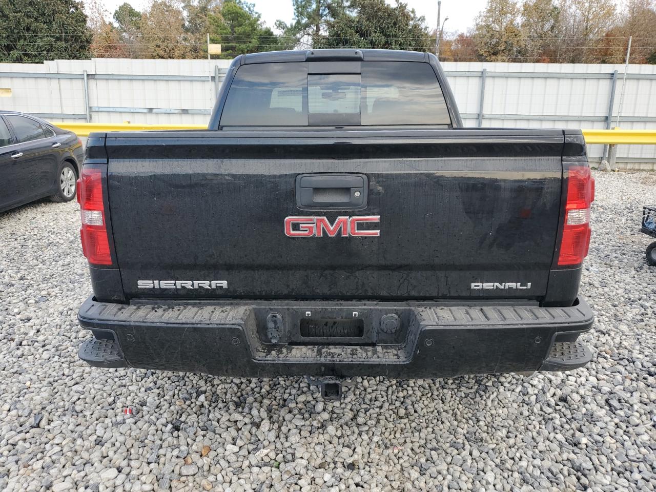 GMC Sierra C1500 Denali Image 5