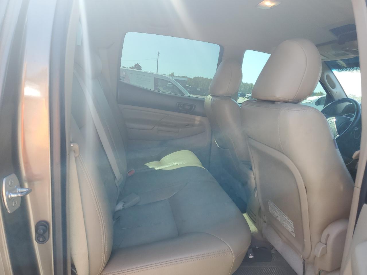 Toyota Tacoma Double Cab Image 10