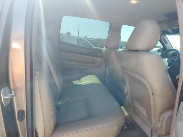 Toyota Tacoma Double Cab Image 10