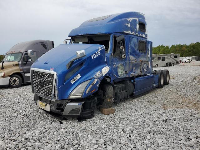  Salvage Volvo Vnl