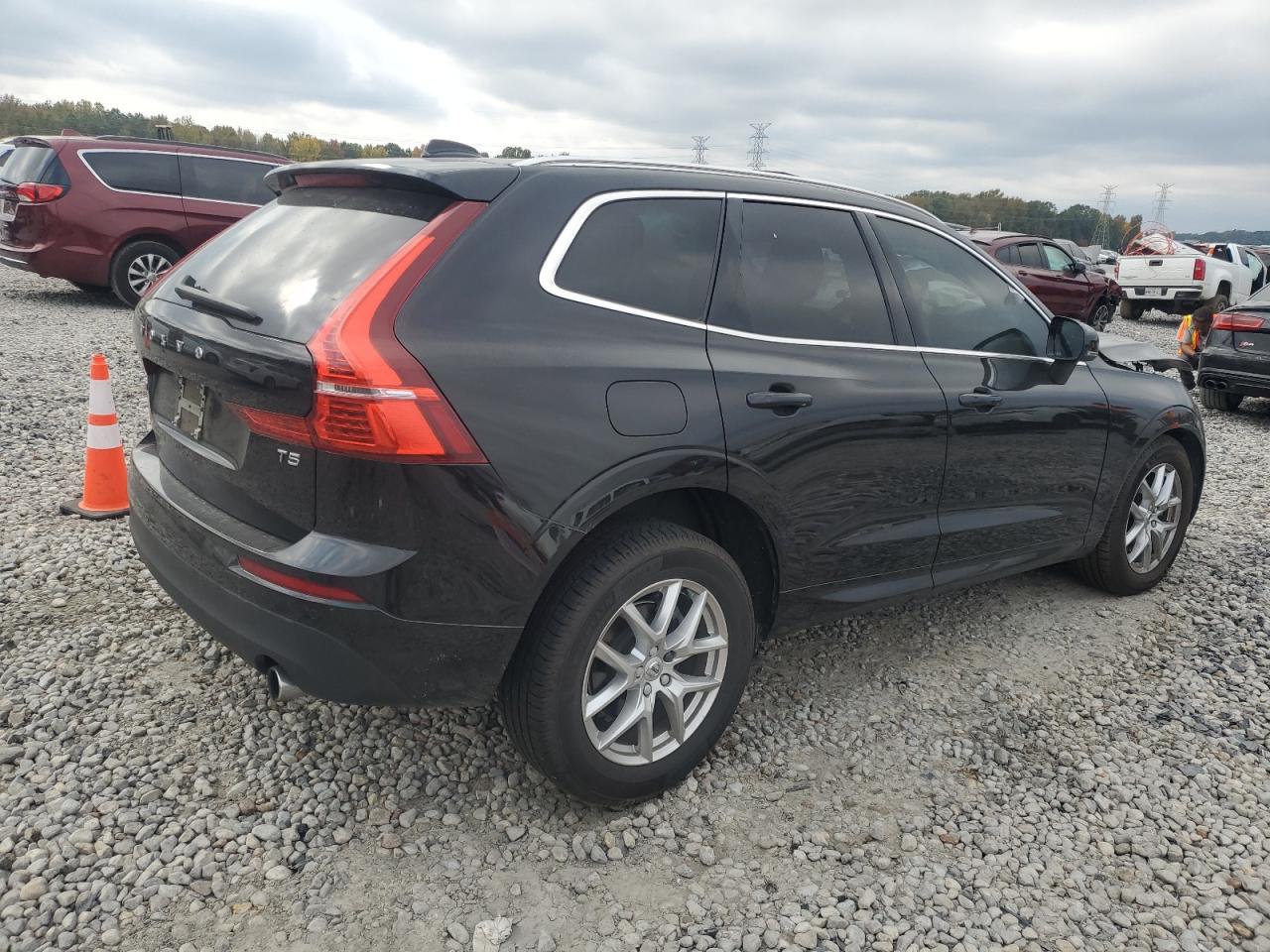 Volvo XC60 T5 Momentum Image 11