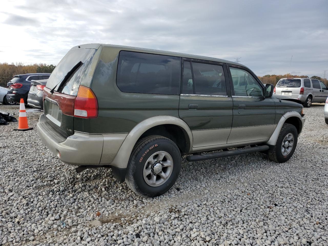 Mitsubishi Montero Sport Ls Image 8