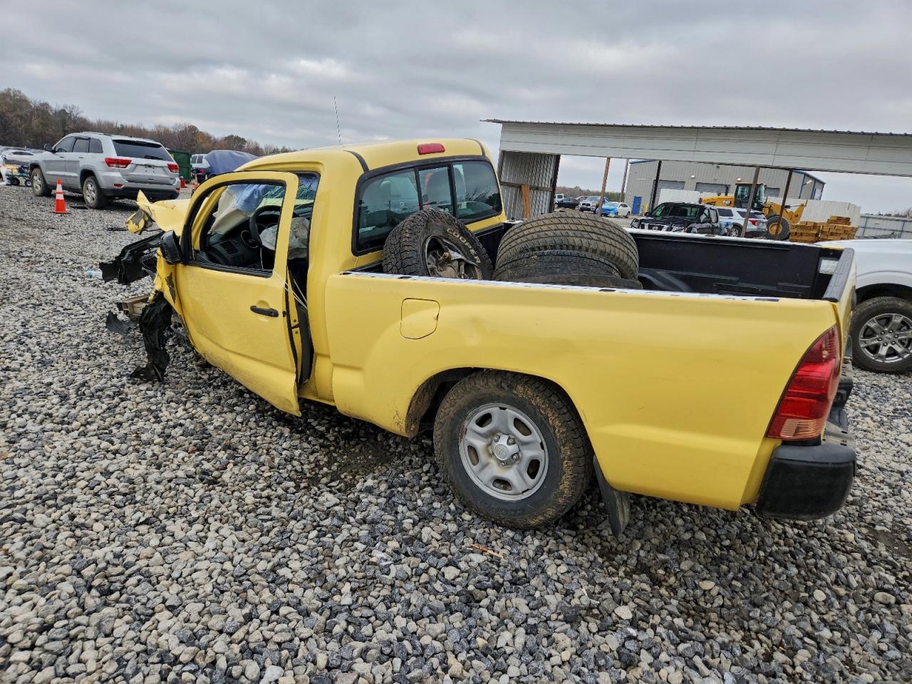 Toyota Tacoma Image 12