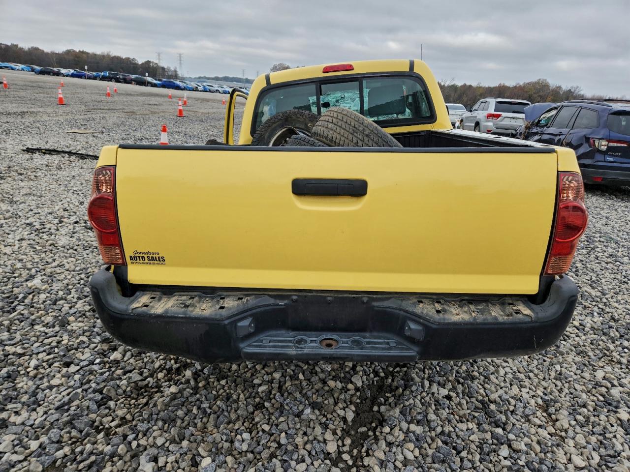 Toyota Tacoma Image 8