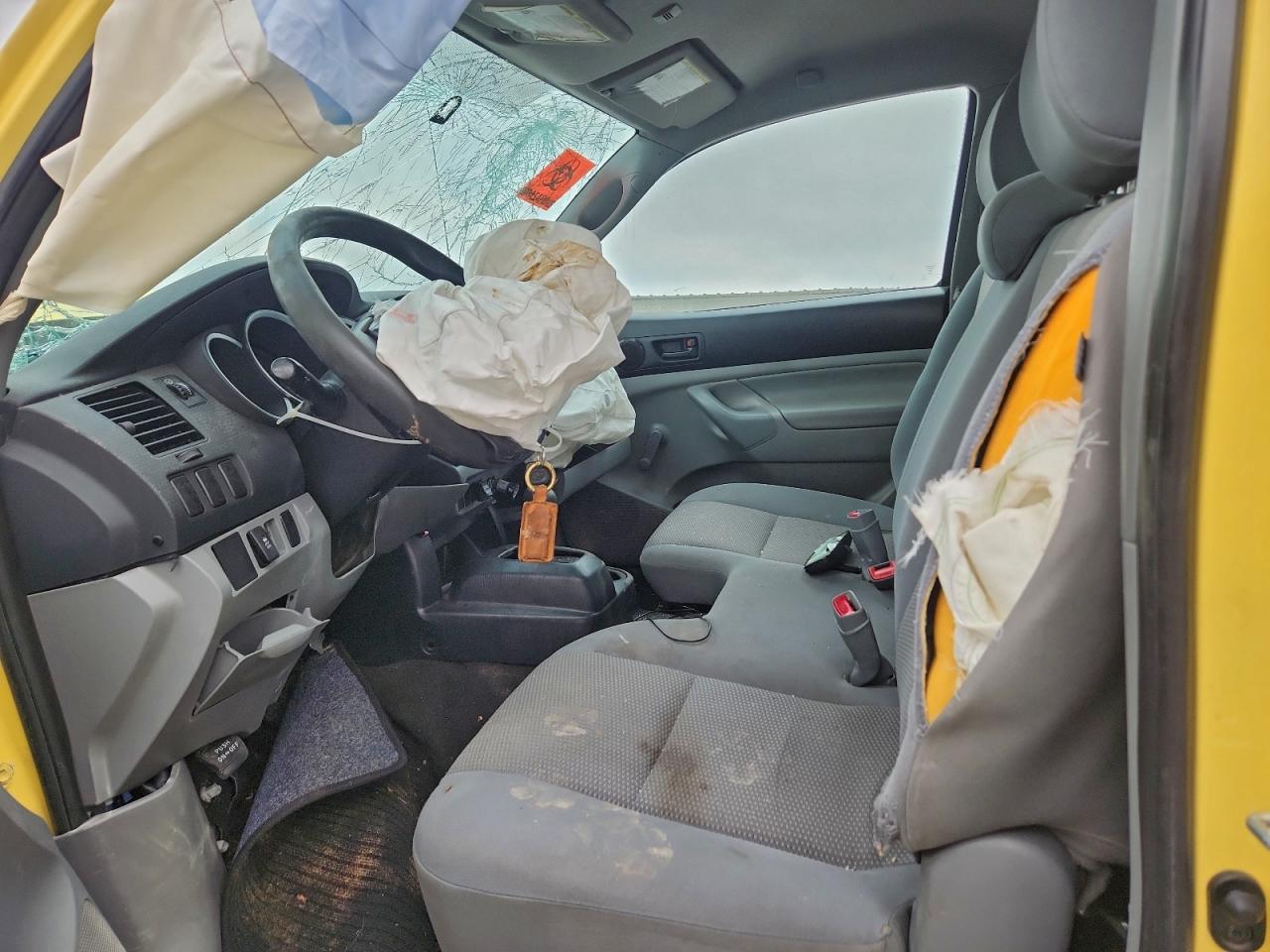 Toyota Tacoma Image 6