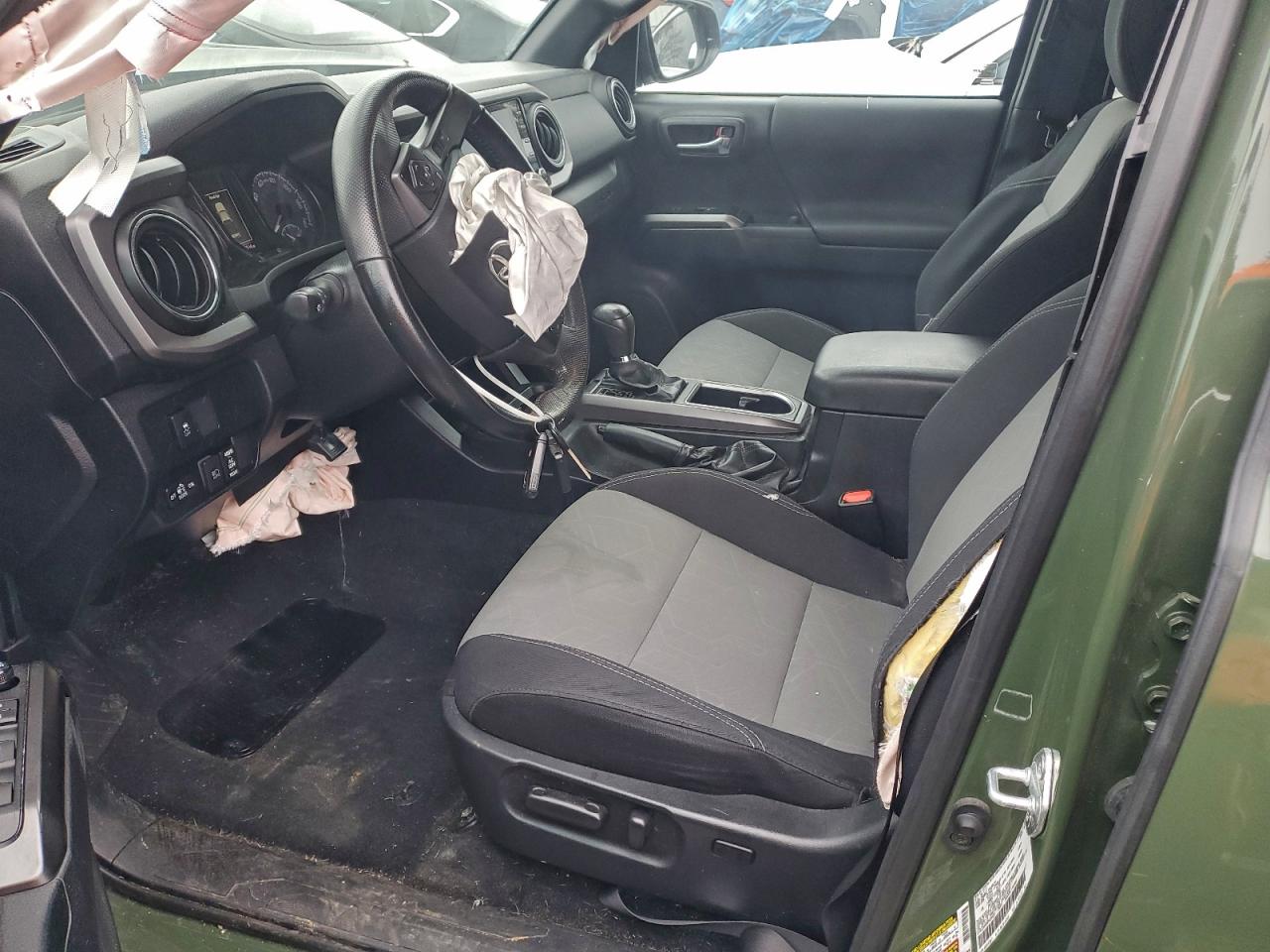 Toyota Tacoma Double Cab Image 8