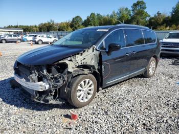  Salvage Chrysler Pacifica