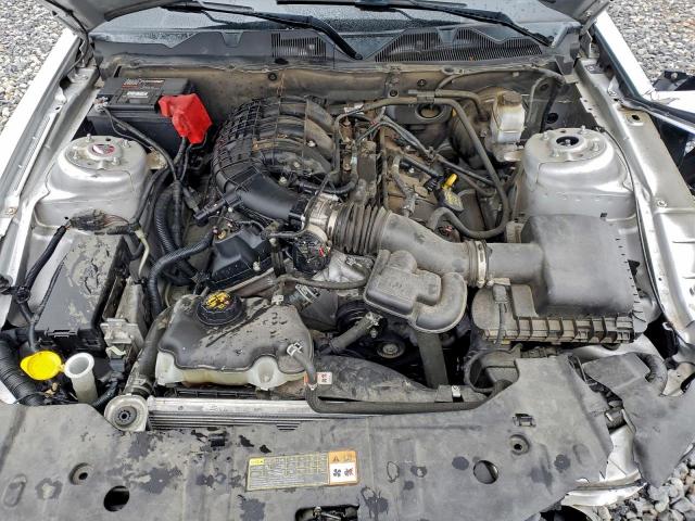 Ford Tractor Image 12