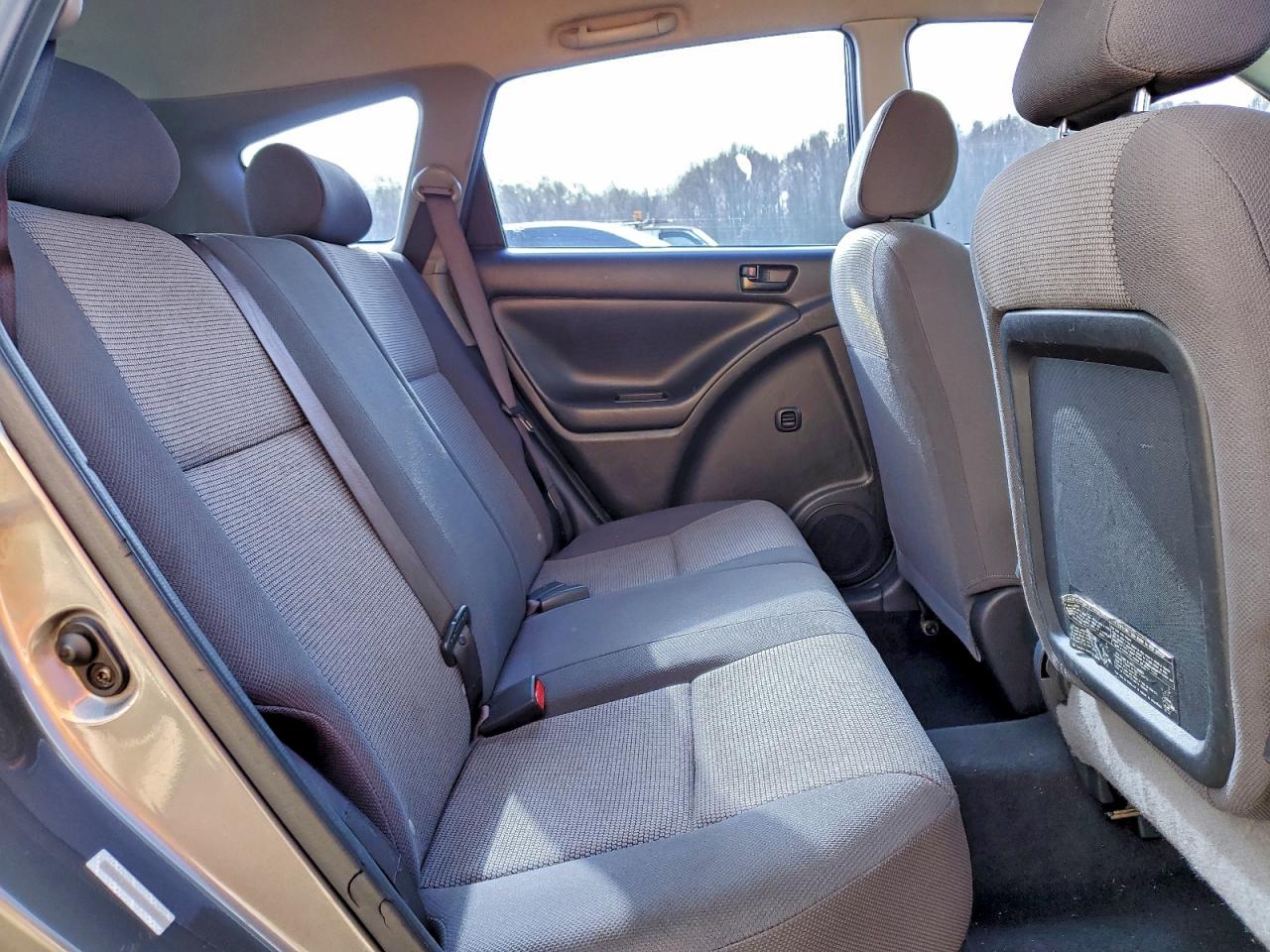 Pontiac Vibe Image 6