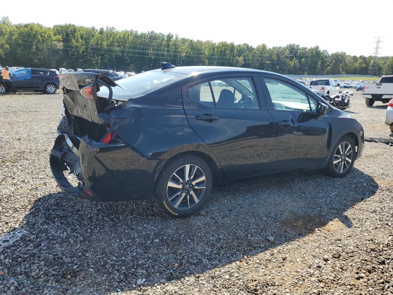 Nissan Versa Sv Image 2