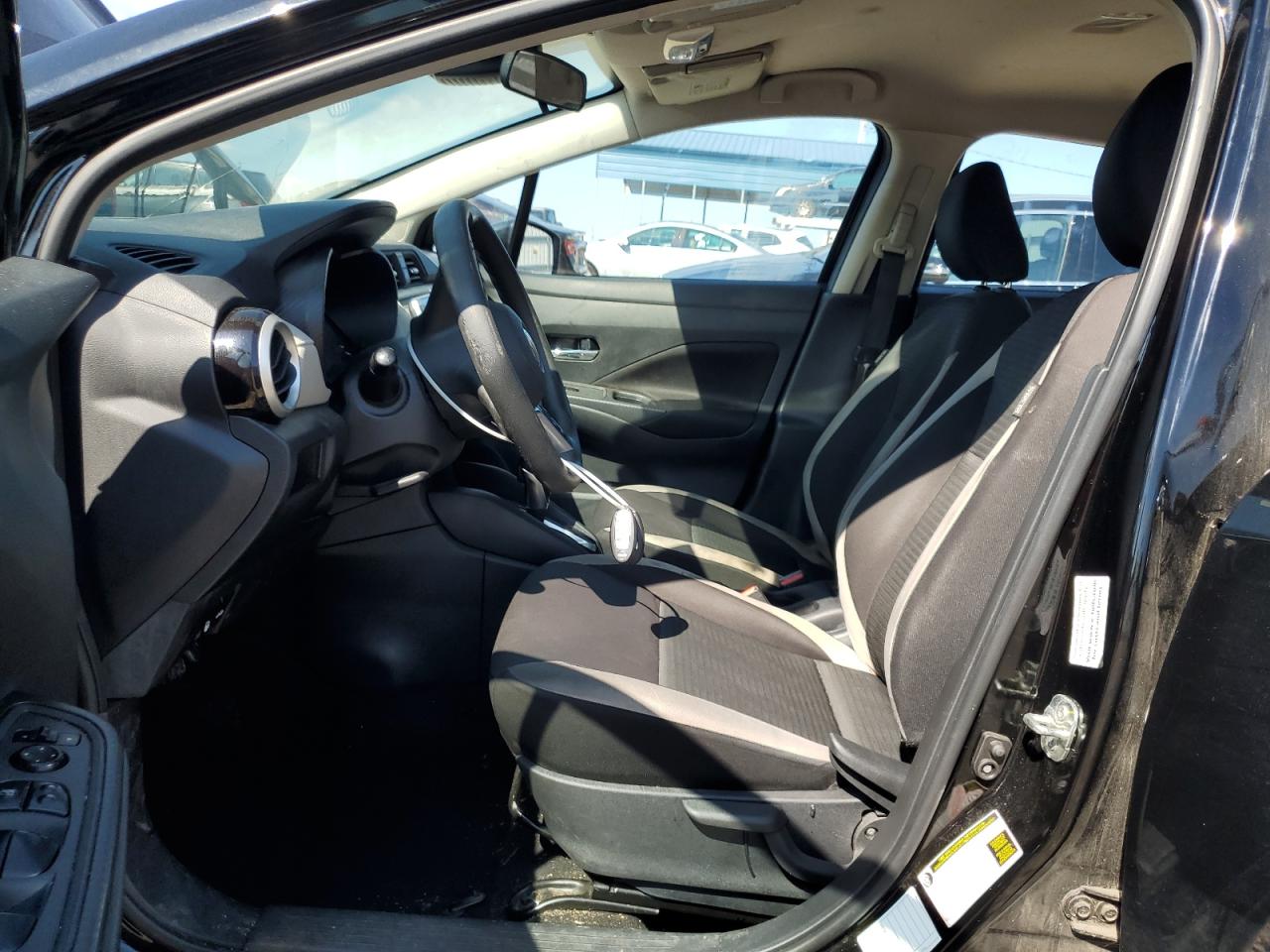 Nissan Versa Sv Image 10