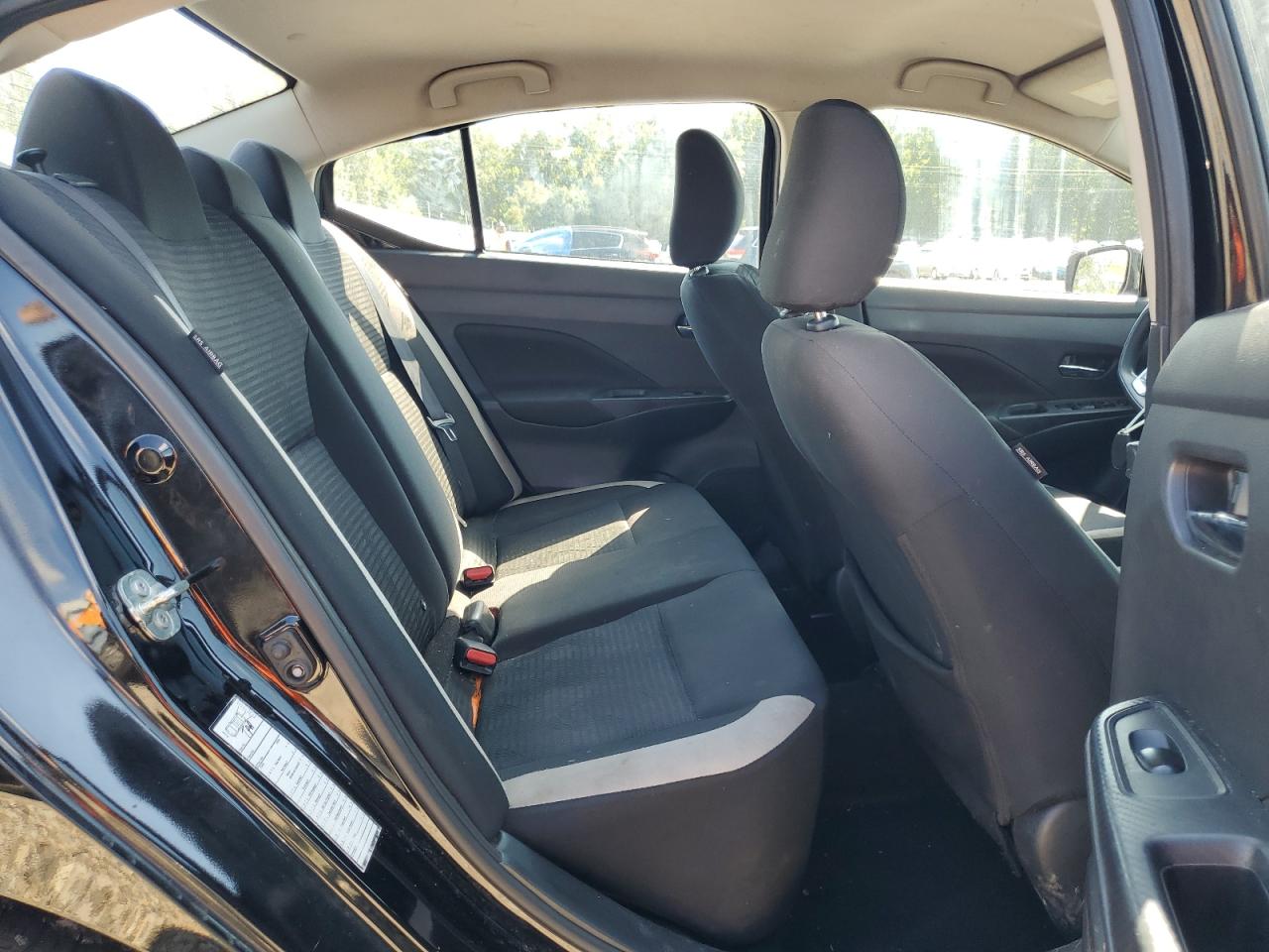 Nissan Versa Sv Image 4