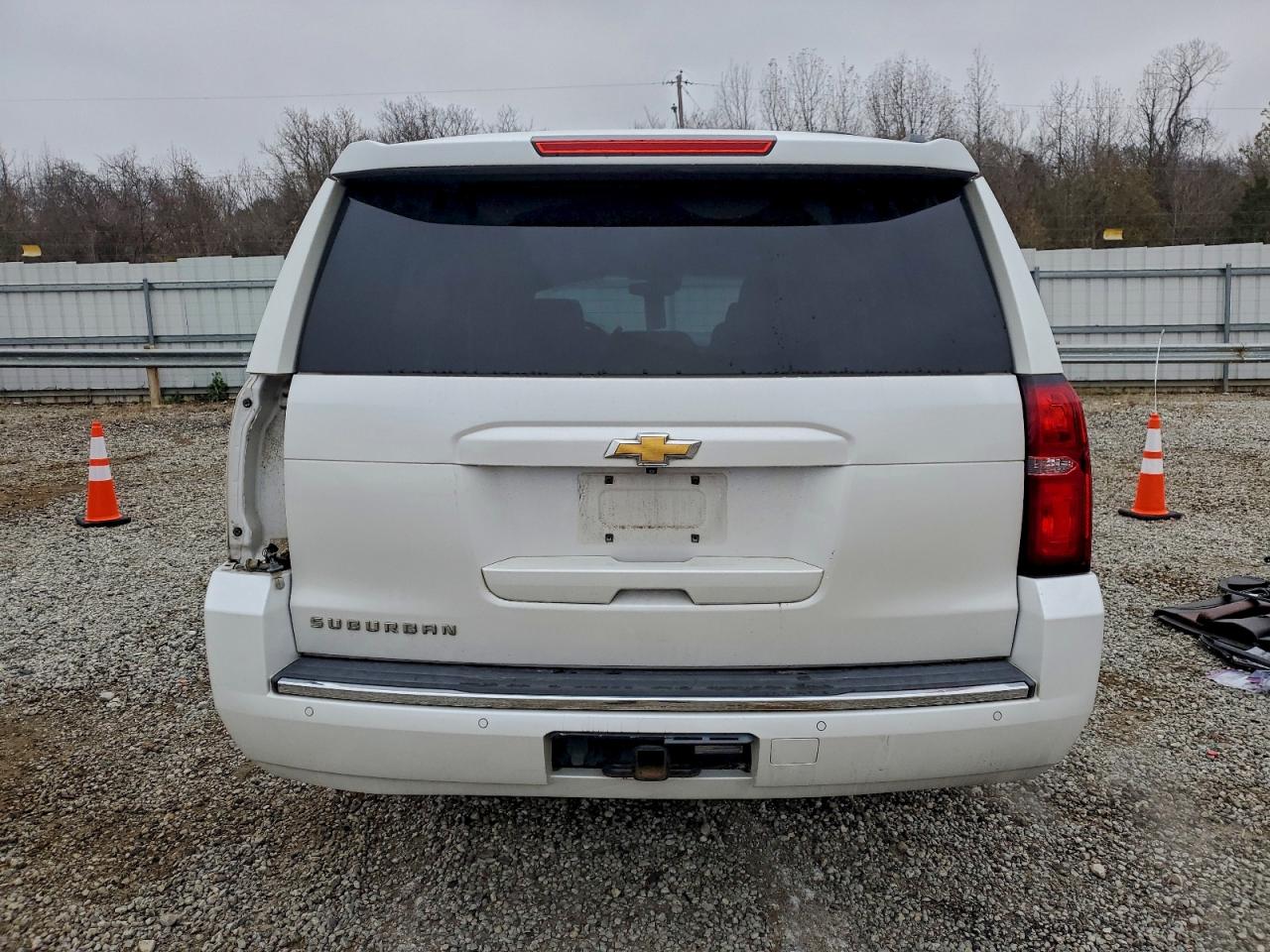Chevrolet Suburban K1500 Ltz Image 12