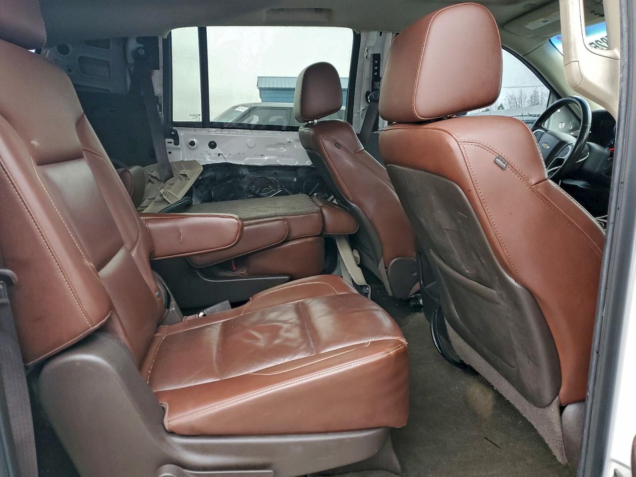 Chevrolet Suburban K1500 Ltz Image 6