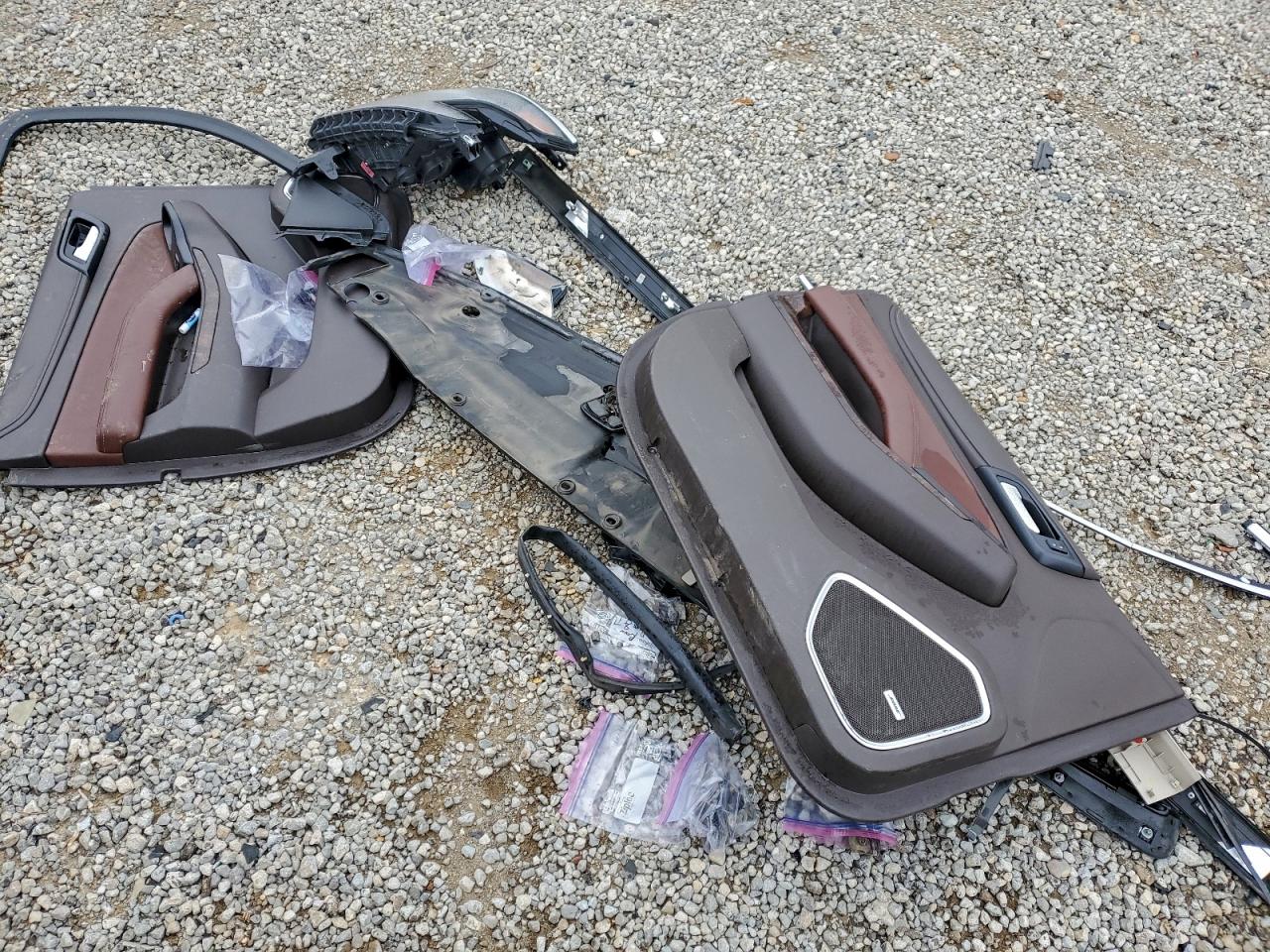 Chevrolet Suburban K1500 Ltz Image 4