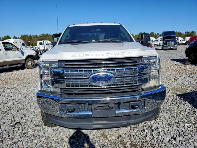 Ford F-350 Super Duty Image 8