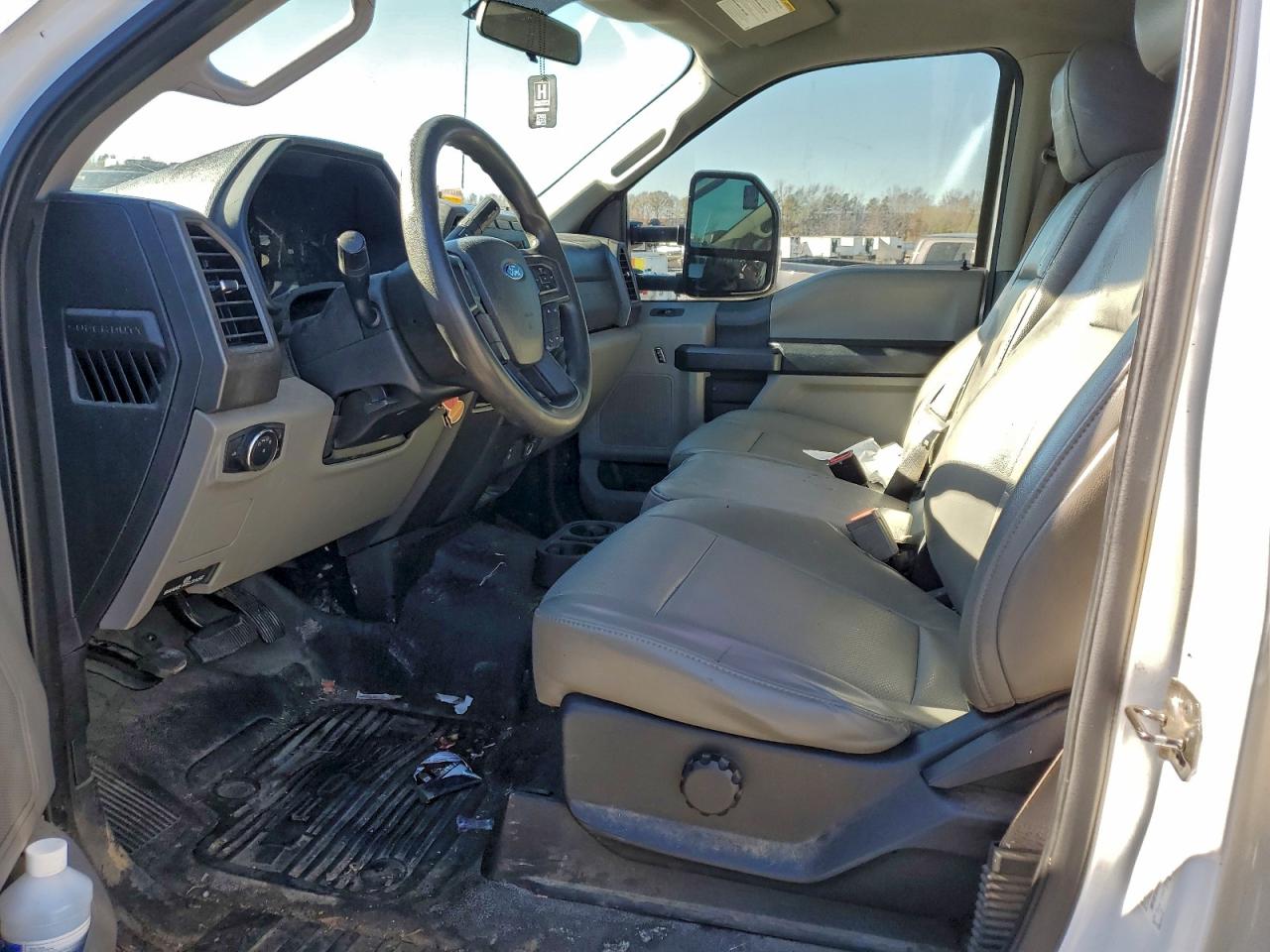 Ford F-350 Super Duty Image 4