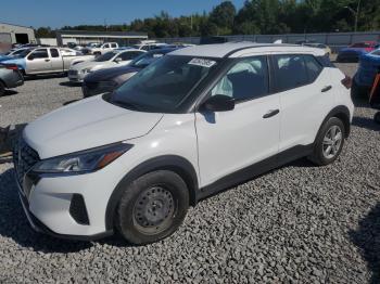  Salvage Nissan Kicks