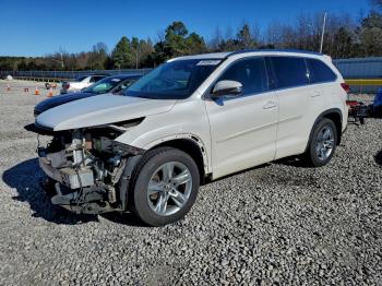  Salvage Toyota Highlander