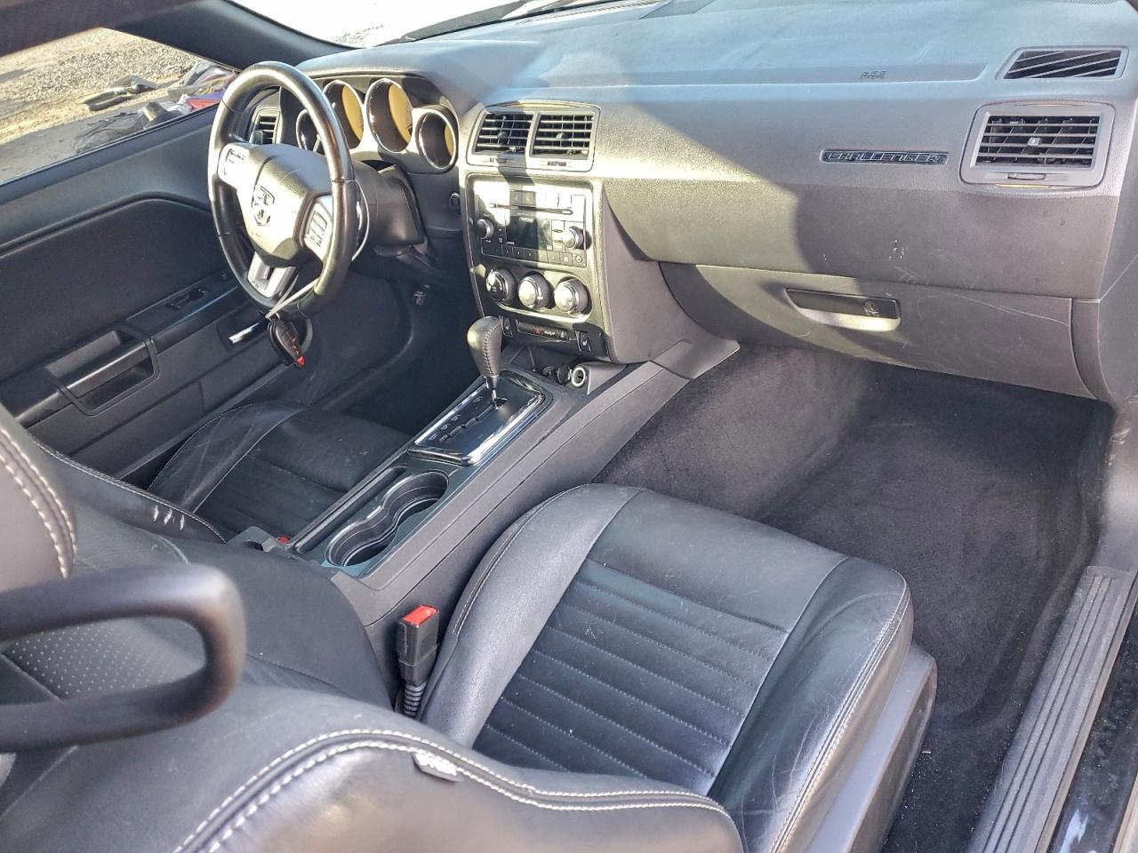 Dodge Challenger Sxt Image 13