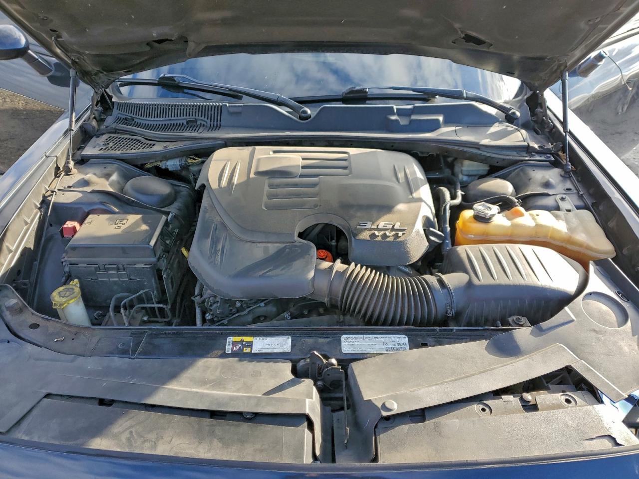 Dodge Challenger Sxt Image 11