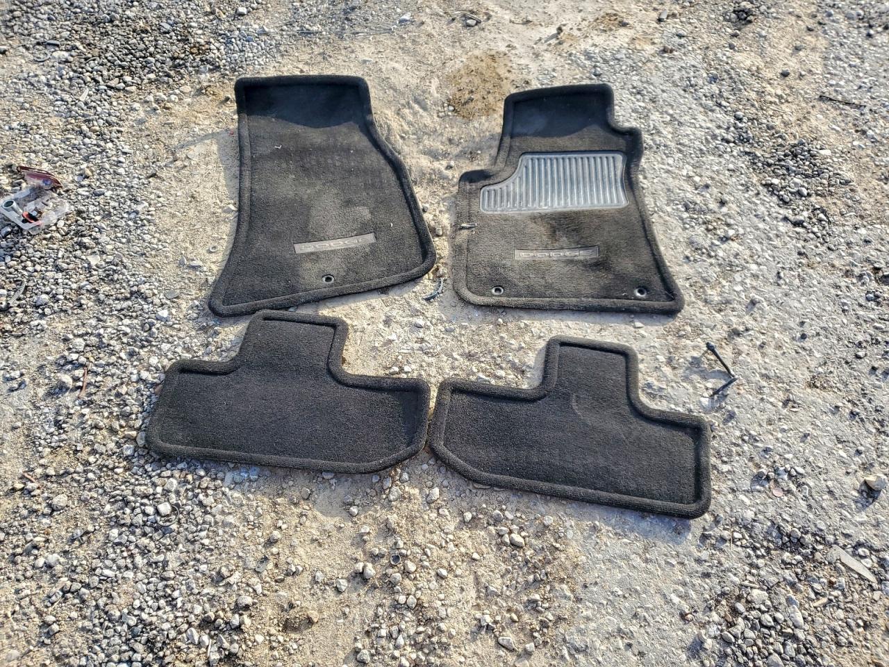 Dodge Challenger Sxt Image 7