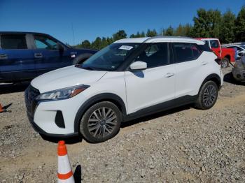  Salvage Nissan Kicks