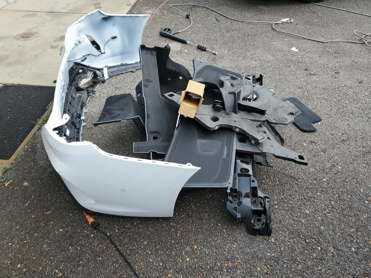 BMW 8 Series Image 3