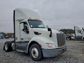  Salvage Peterbilt 579