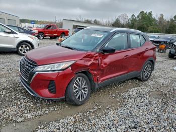  Salvage Nissan Kicks