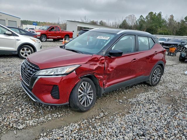  Salvage Nissan Kicks