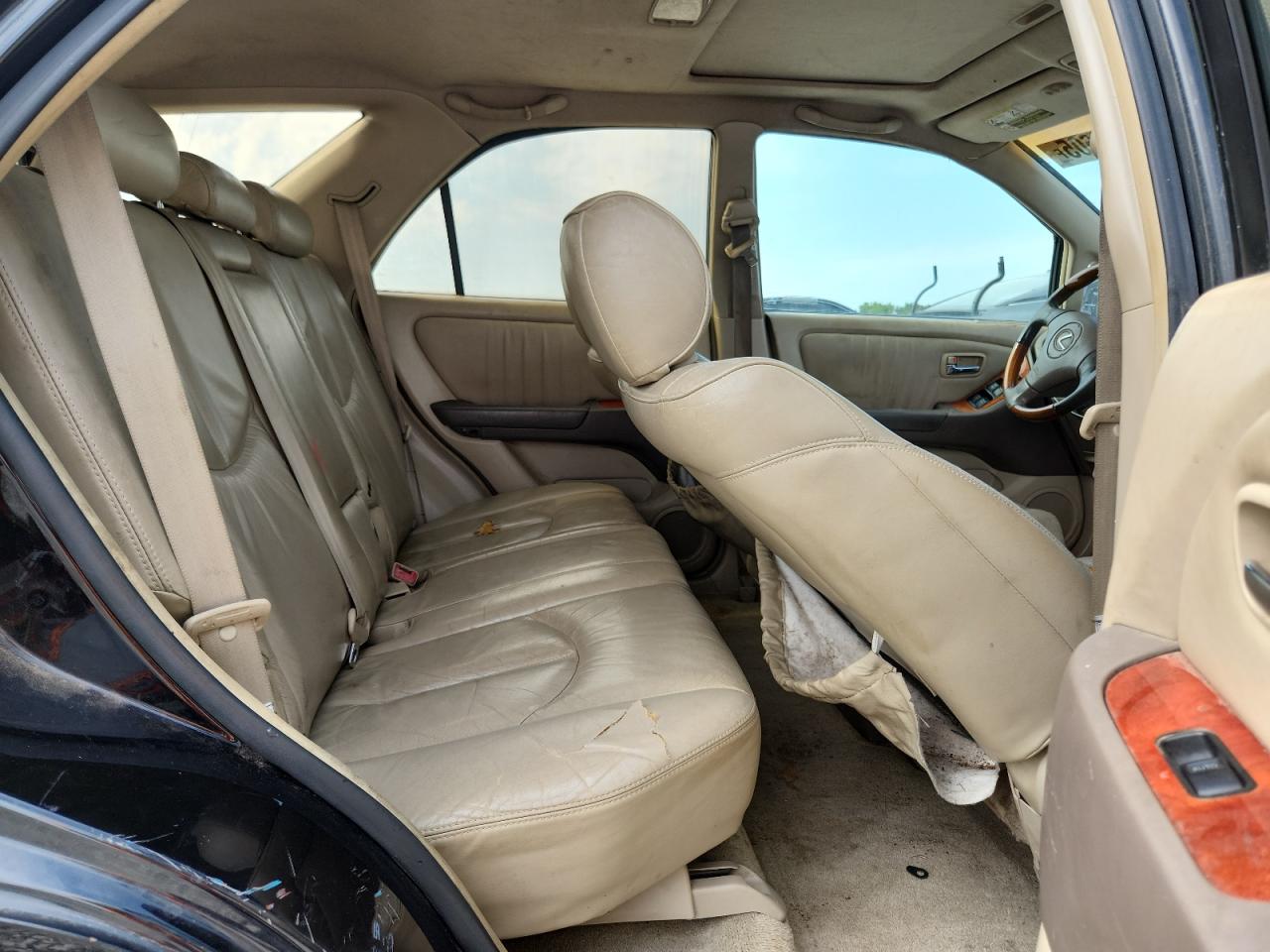 Lexus RX 300 Image 11