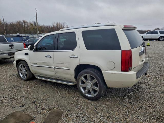 Cadillac Escalade Luxury Image 2