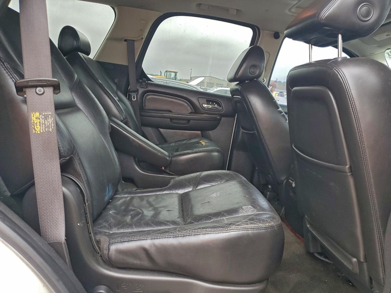 Cadillac Escalade Luxury Image 8