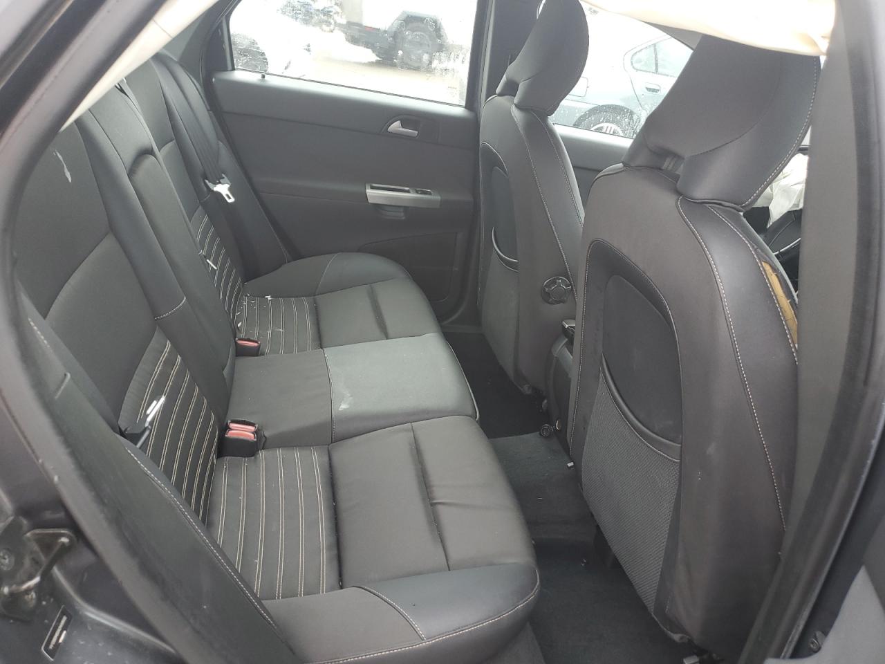 Volvo S40 2.4i Image 9