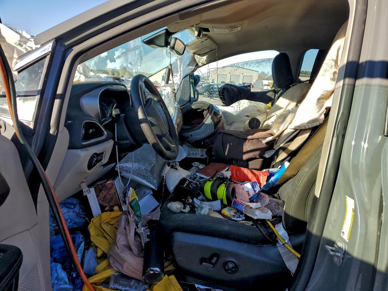 Chrysler Pacifica Touring Image 6