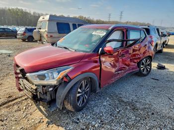  Salvage Nissan Kicks
