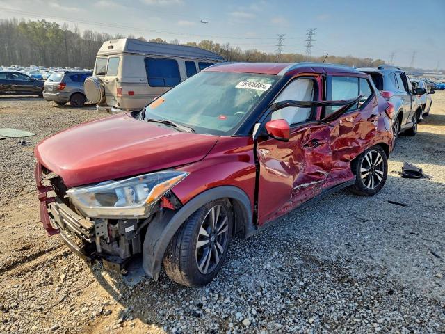  Salvage Nissan Kicks