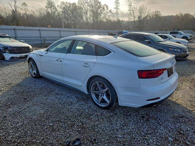 Audi A5 Premium Plus S-line Image 2