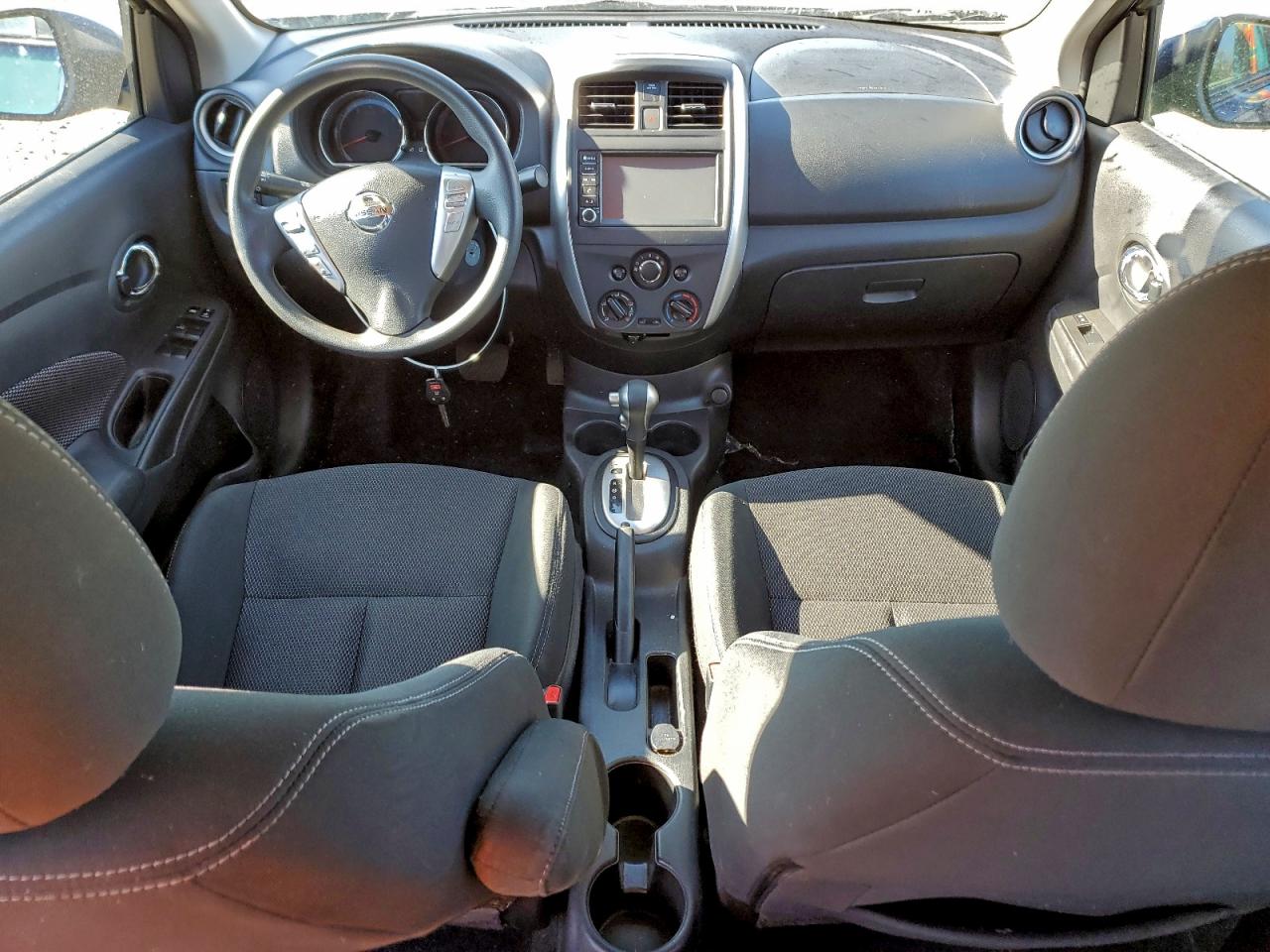Nissan Versa S Image 8