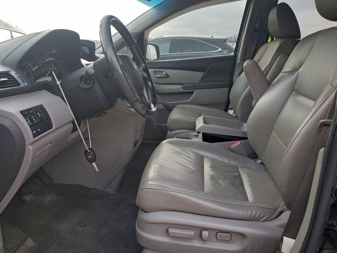 Honda Odyssey Touring Image 10