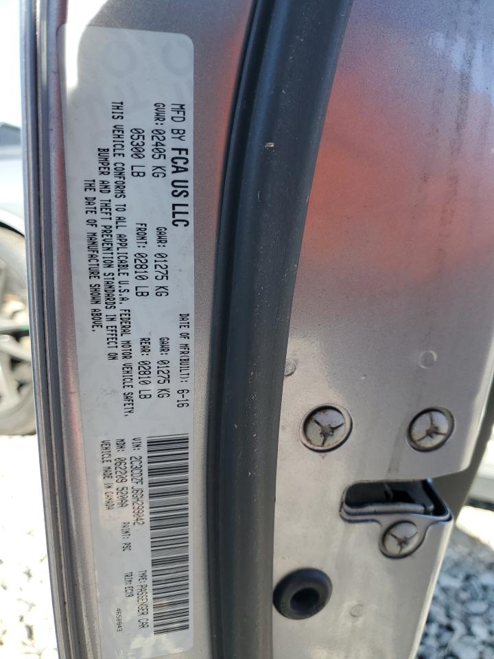 Dodge Challenger R/t Scat Pack Image 4