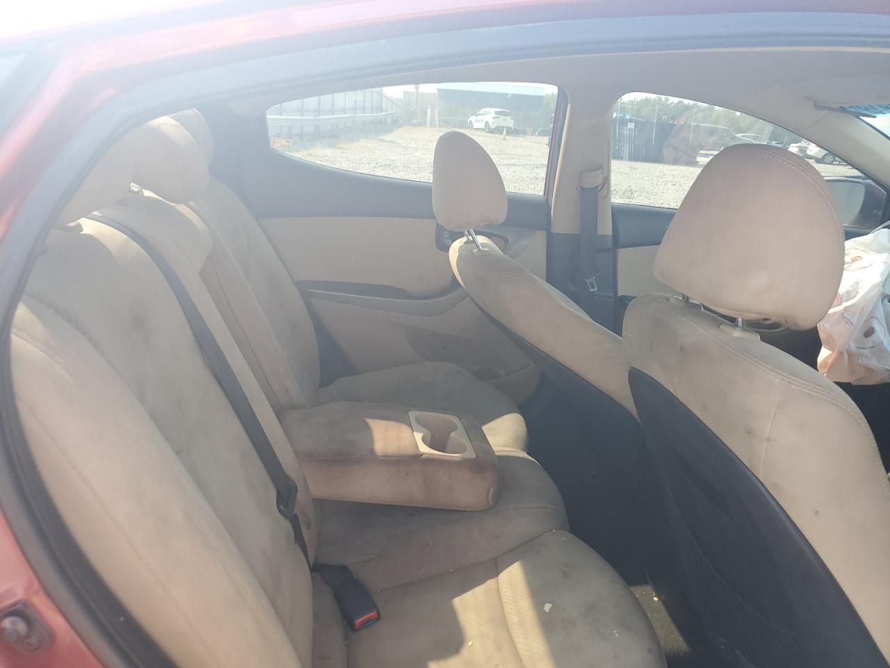 Hyundai ELANTRA Gls Image 9