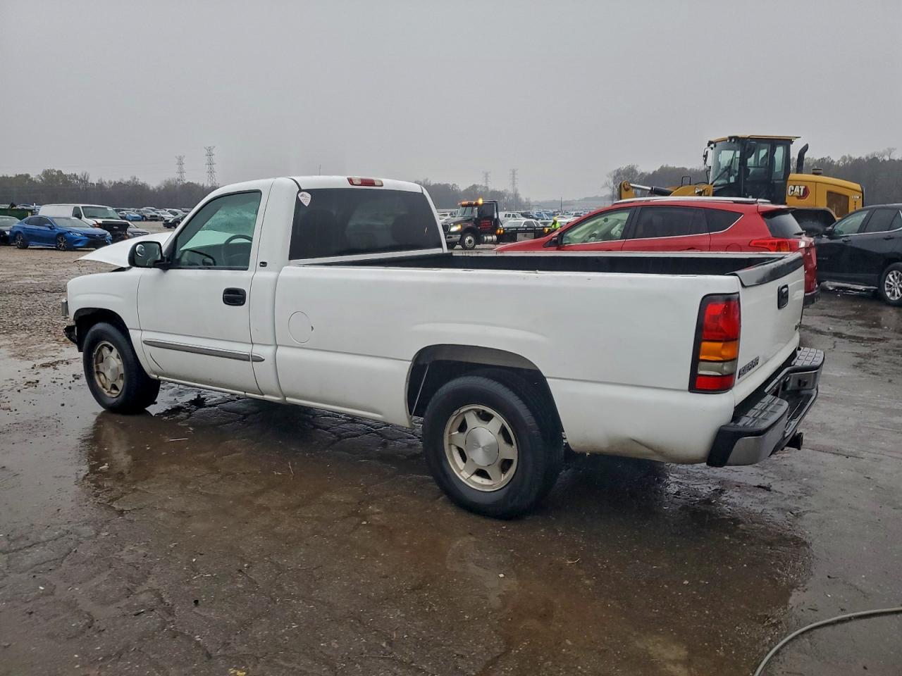 GMC Sierra C1500 Image 2