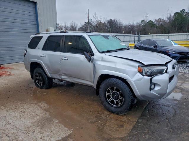Toyota 4Runner Sr5/sr5 Premium Image 2