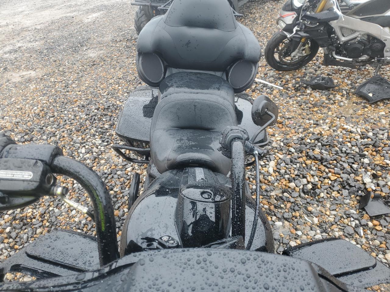 Harley-Davidson Fltrk Image 4