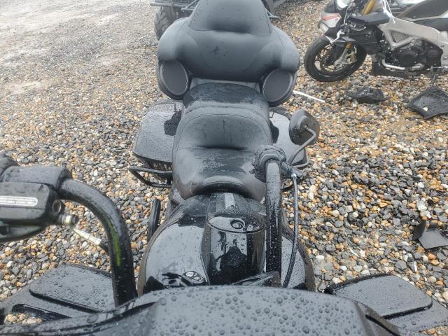 Harley-Davidson Fltrk Image 4