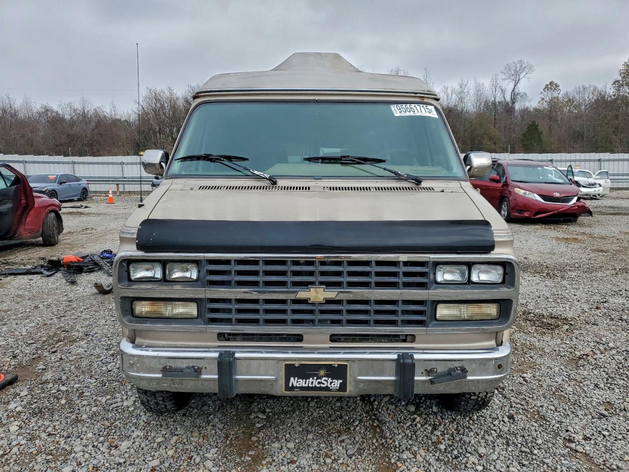 Chevrolet G20 Image 14