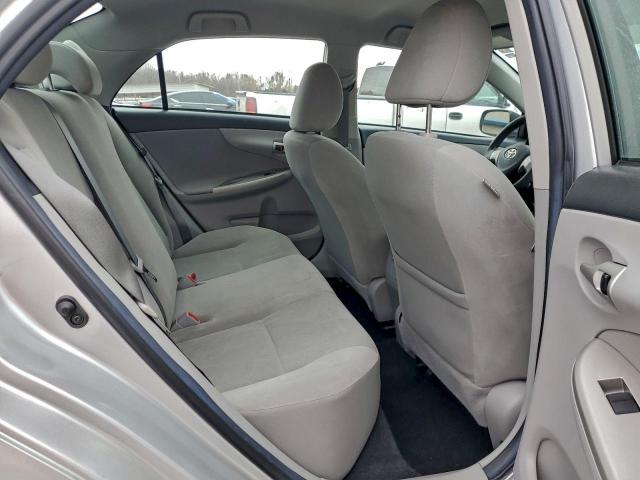 Toyota Corolla Base Image 5